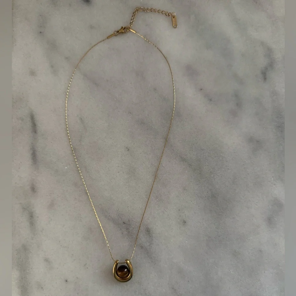 New Stock Gold Amber Tiger Eye Pendant Necklace   Brand New